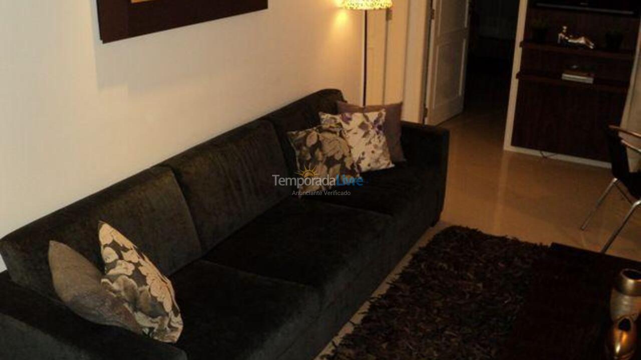 Apartamento para aluguel de temporada em Itapema (Meia Praia)