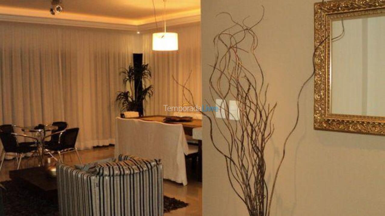 Apartamento para aluguel de temporada em Itapema (Meia Praia)