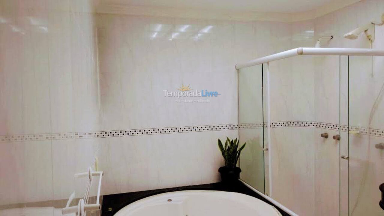 Apartamento para aluguel de temporada em Itapema (Centro)