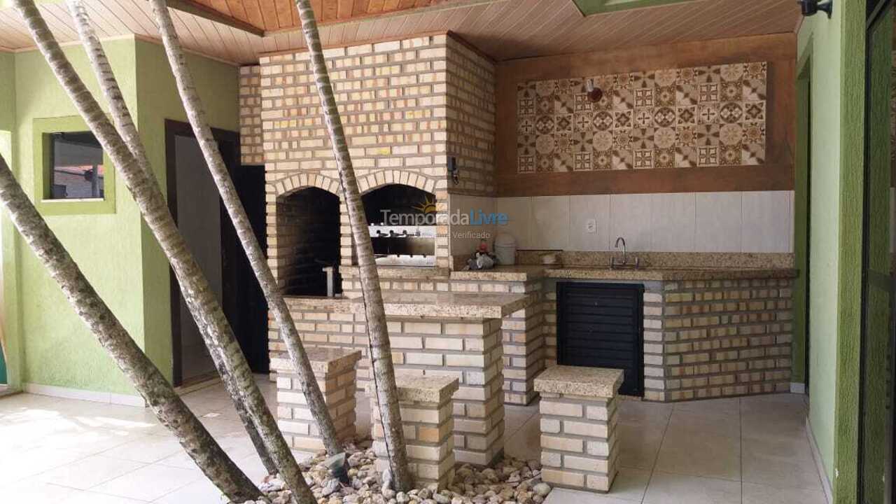 Casa para alquiler de vacaciones em Itapema (Meia Praia)