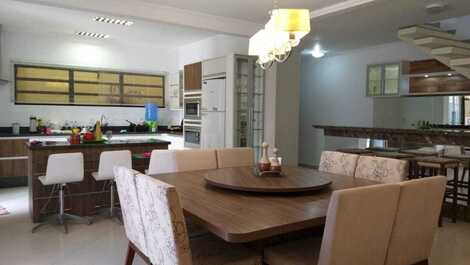 Casa climatizada en Balneario Pereque para 15 personas - 5 dormitorios