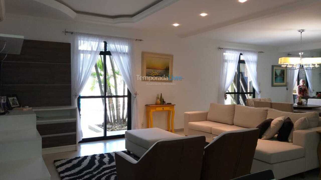 Casa para alquiler de vacaciones em Itapema (Meia Praia)