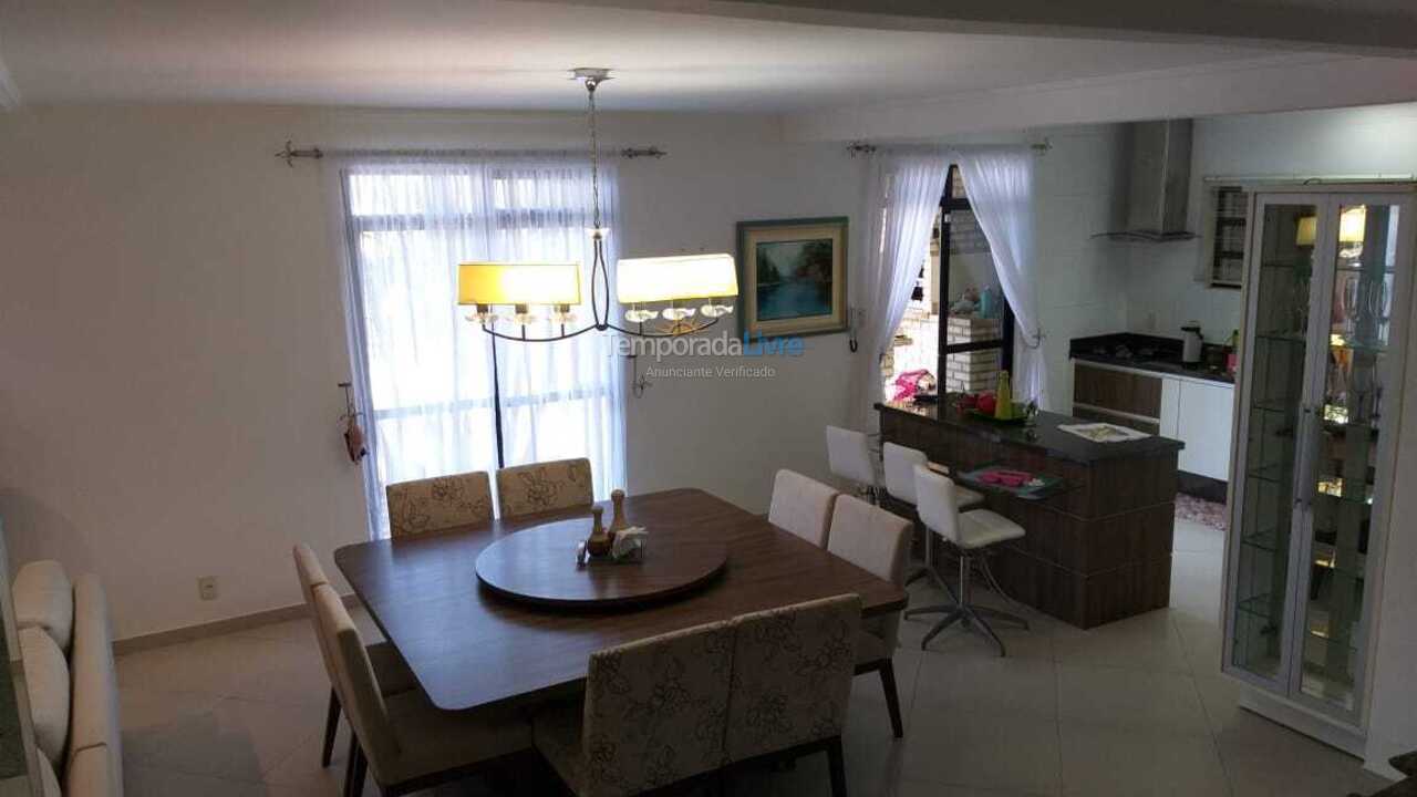 Casa para alquiler de vacaciones em Itapema (Meia Praia)