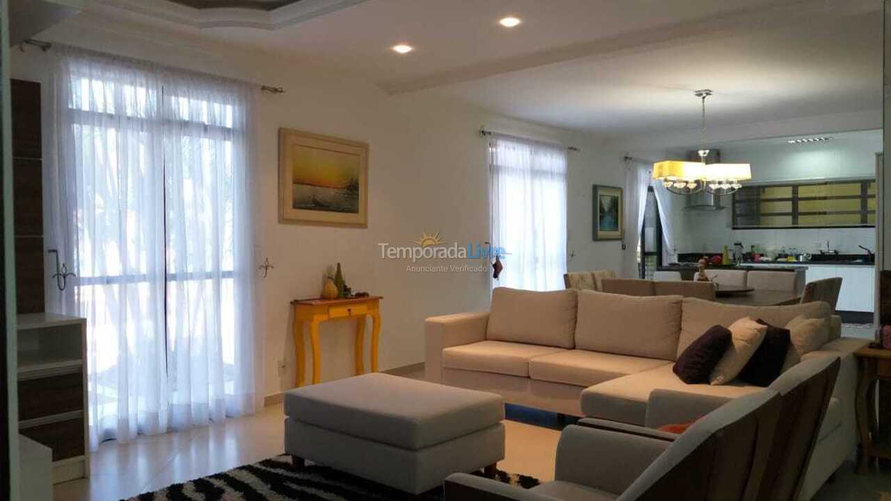 Casa para alquiler de vacaciones em Itapema (Meia Praia)