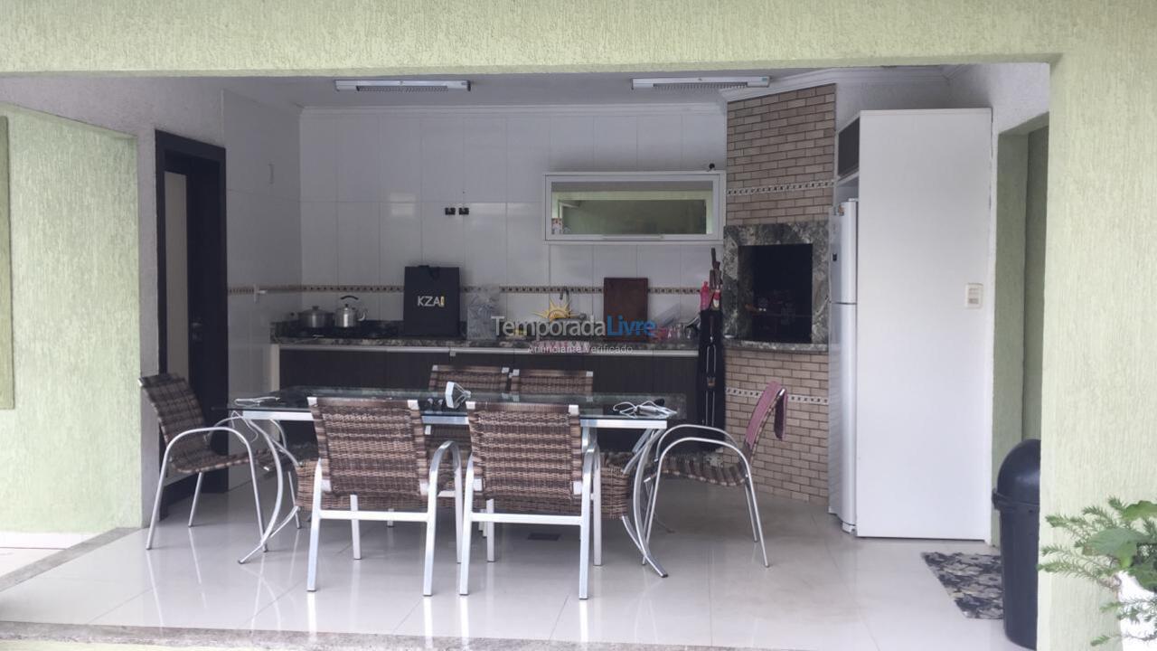 Casa para alquiler de vacaciones em Itapema (Meia Praia)