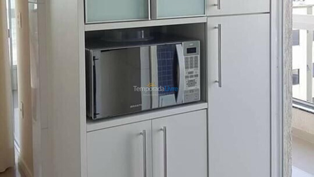 Apartamento para aluguel de temporada em Itapema (Meia Praia)