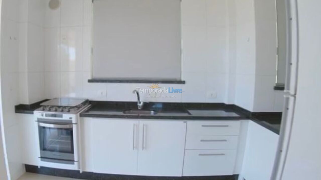 Apartamento para aluguel de temporada em Itapema (Meia Praia)