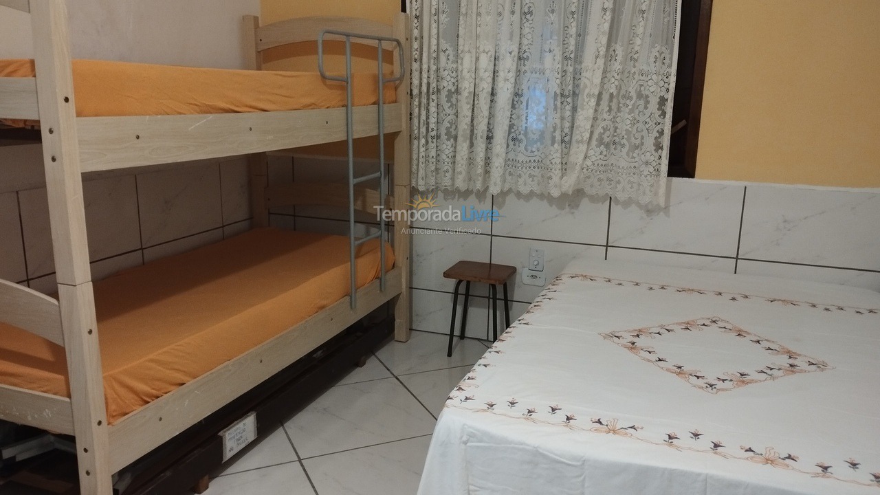 House for vacation rental in Caraguatatuba (Praia das Palmeiras)