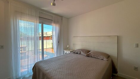 193 - Beautiful apartment with 3 bedrooms and pool 50mts from the sea in...