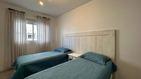 193 - Beautiful apartment with 3 bedrooms and pool 50mts from the sea in...