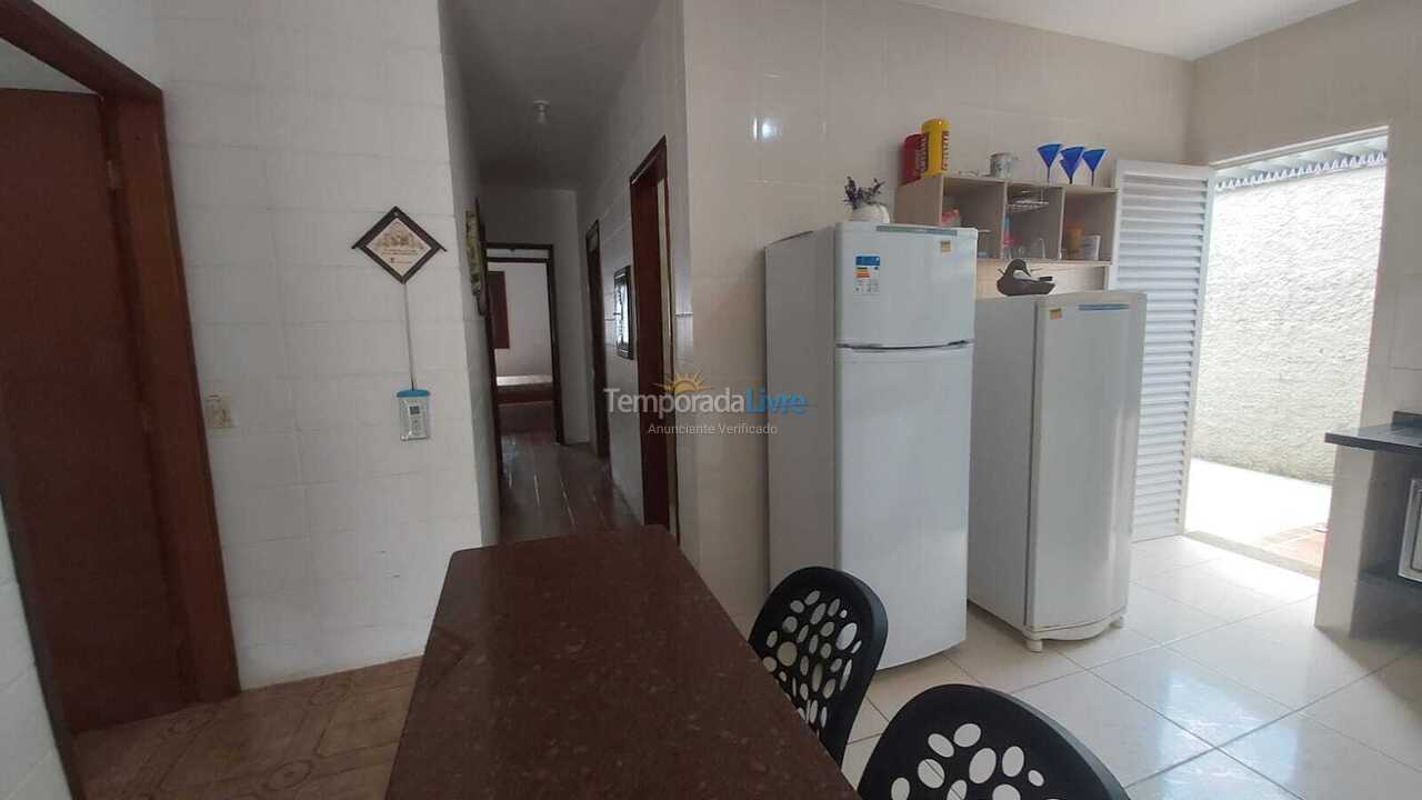 Casa para aluguel de temporada em Ubatuba (Maranduba)