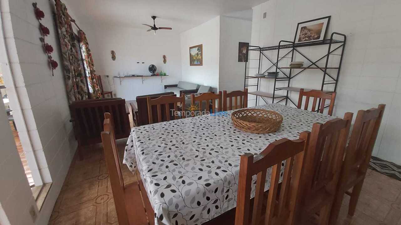 Casa para aluguel de temporada em Ubatuba (Maranduba)