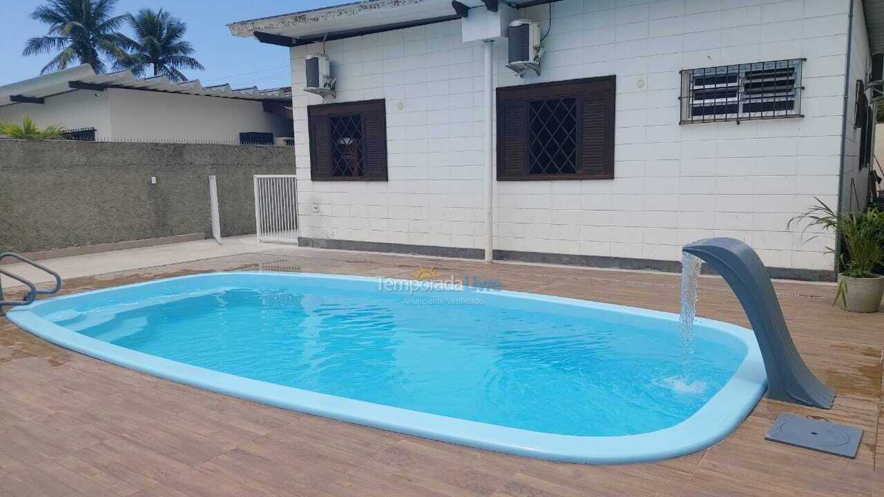 Casa para aluguel de temporada em Ubatuba (Maranduba)
