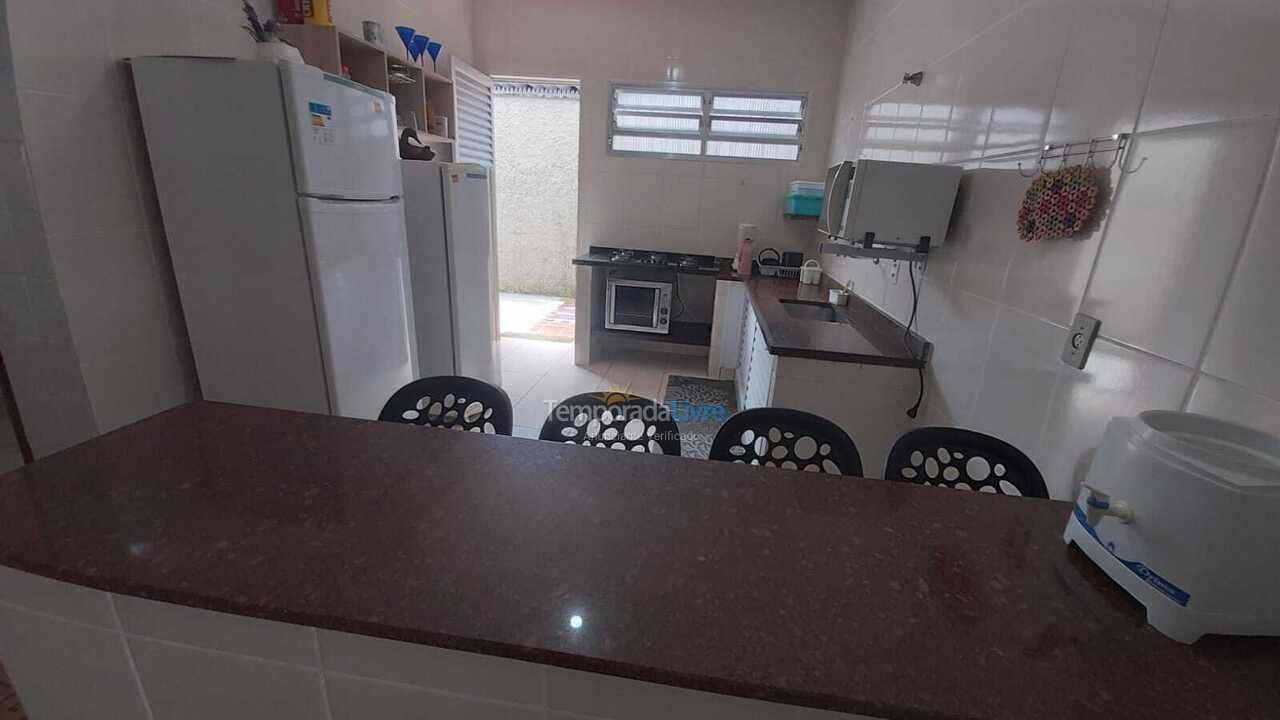 Casa para aluguel de temporada em Ubatuba (Maranduba)