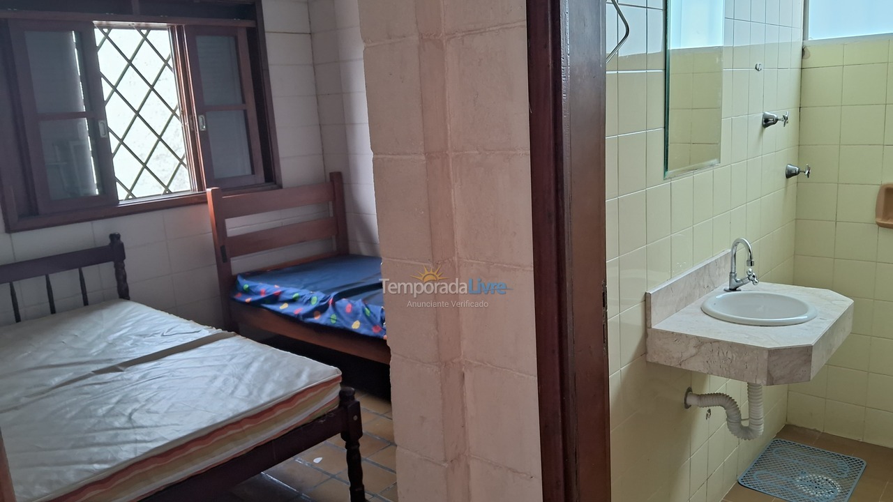 Casa para aluguel de temporada em Ubatuba (Maranduba)