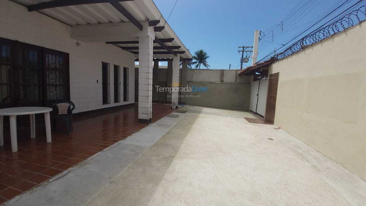 Casa para aluguel de temporada em Ubatuba (Maranduba)
