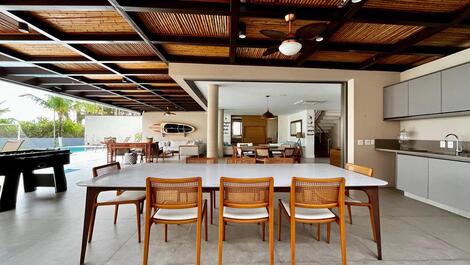 CASA ALTO PADRAO PÉ NA AREIA