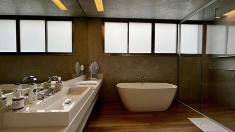 CASA ALTO PADRAO PÉ NA AREIA