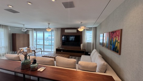 HERMOSO FRENTE AL MAR