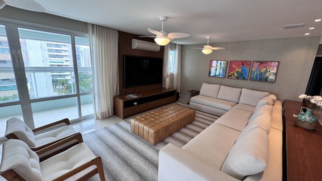 HERMOSO FRENTE AL MAR