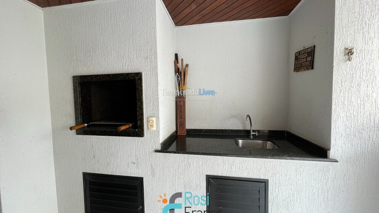 Apartamento para aluguel de temporada em Itapema (Meia Praia)