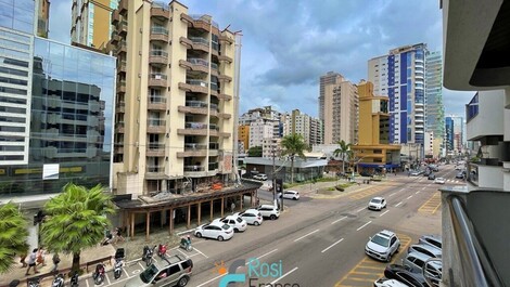 Apartamento 3 dormitórios quadra mar Meia Praia SC