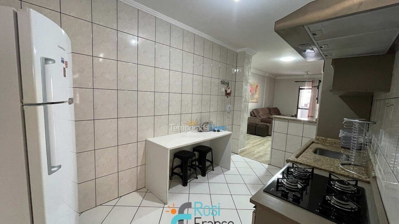 Apartamento para aluguel de temporada em Itapema (Meia Praia)