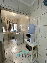 Apartamento 3 dormitórios quadra mar Meia Praia SC