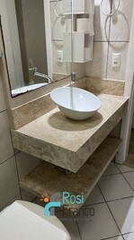 Apartamento 3 dormitórios quadra mar Meia Praia SC