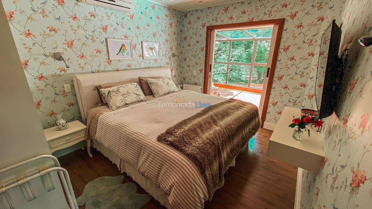 Casa para alquiler de vacaciones em Campos do Jordão (Pedra do Fogo)