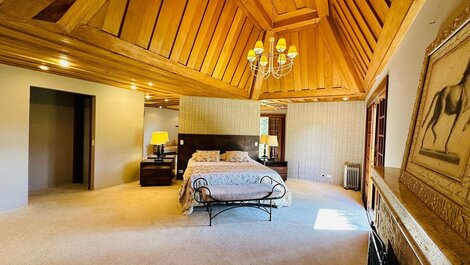 Fort House in Campos do Jordao