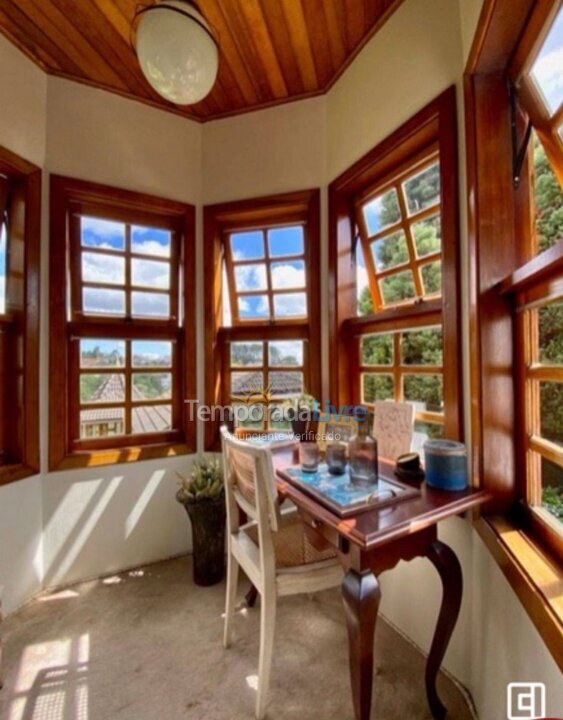 Casa para alquiler de vacaciones em Campos do Jordão (Alto do Capivari)
