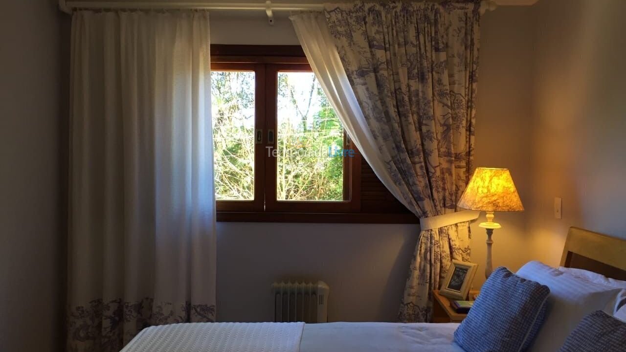 Casa para alquiler de vacaciones em Campos do Jordão (Alto do Capivari)