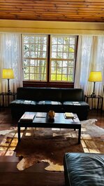 Forest House in Campos do Jordao