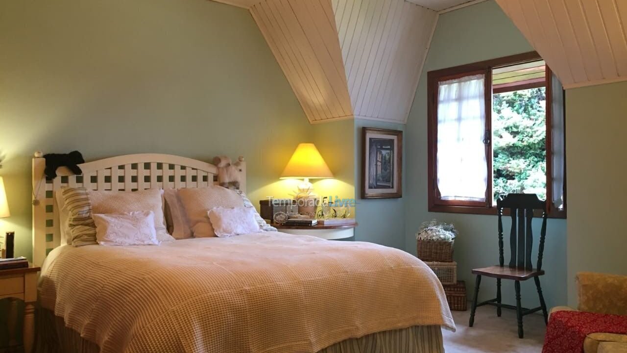 Casa para alquiler de vacaciones em Campos do Jordão (Alto do Capivari)
