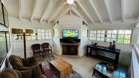 Beachfront House in Camburizinho