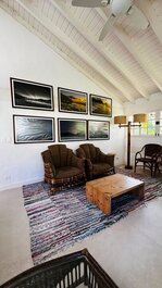 Beachfront House in Camburizinho