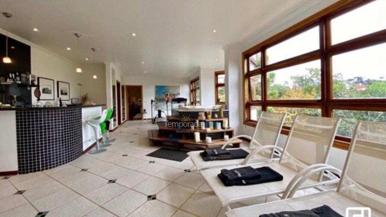 Casa para alquiler de vacaciones em Campos do Jordão (Alto do Capivari)