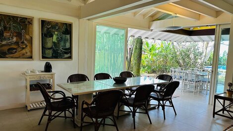 Beachfront House in Camburizinho