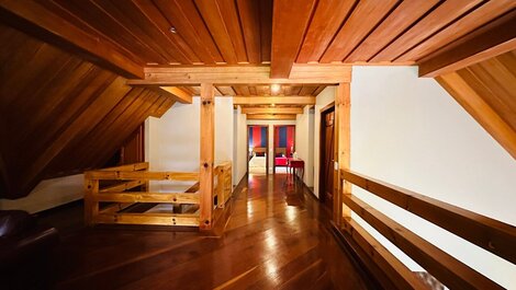 Fort House in Campos do Jordao