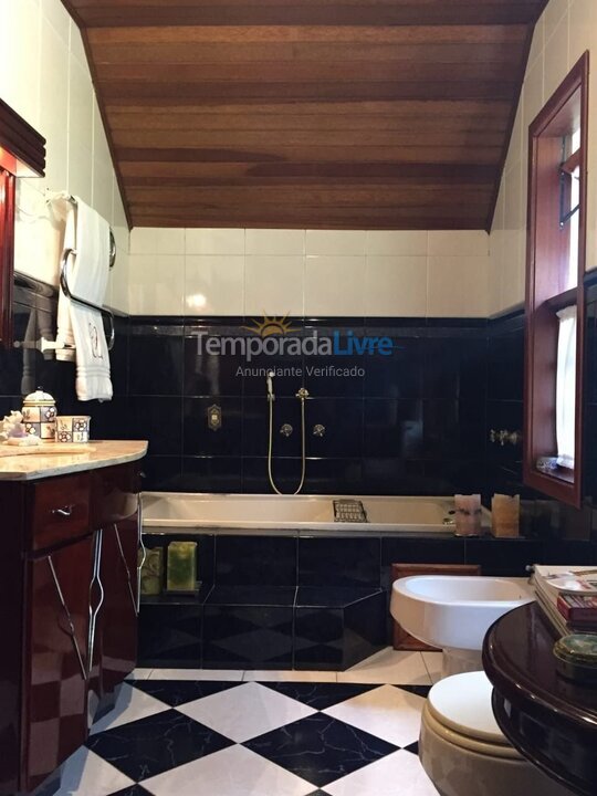 Casa para alquiler de vacaciones em Campos do Jordão (Alto do Capivari)