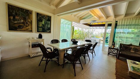 Beachfront House in Camburizinho