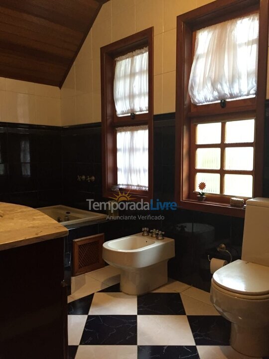 Casa para alquiler de vacaciones em Campos do Jordão (Alto do Capivari)