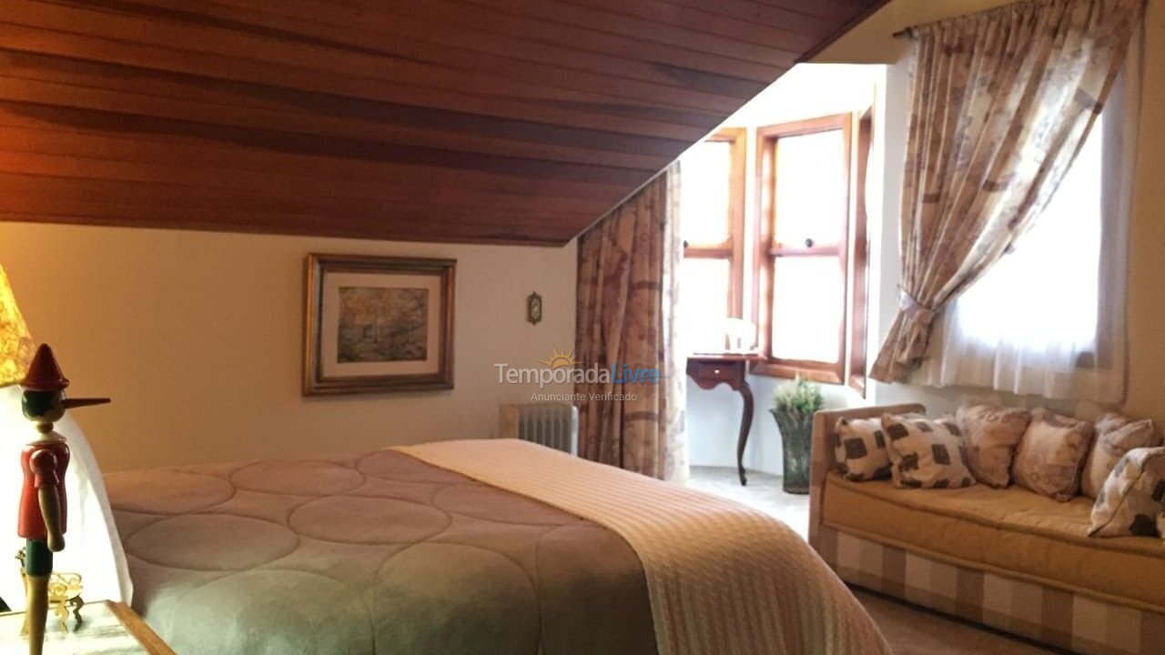 Casa para alquiler de vacaciones em Campos do Jordão (Alto do Capivari)
