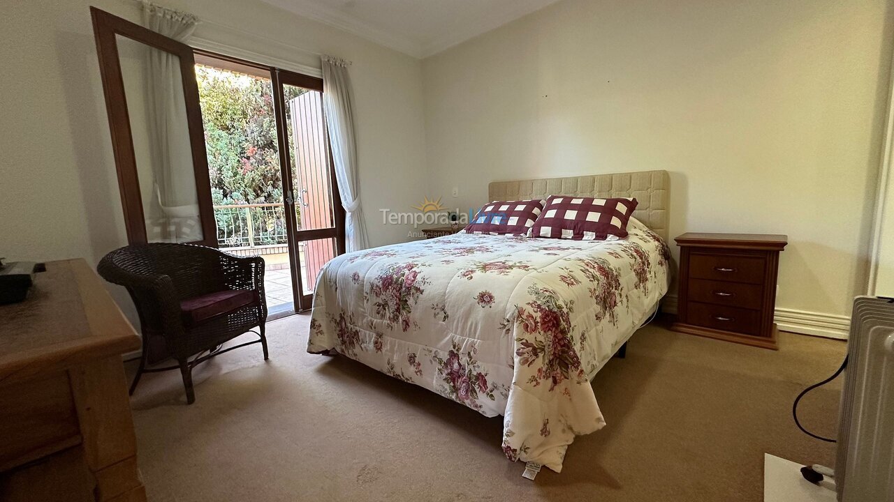 Casa para alquiler de vacaciones em Campos do Jordão (Véu da Noiva)