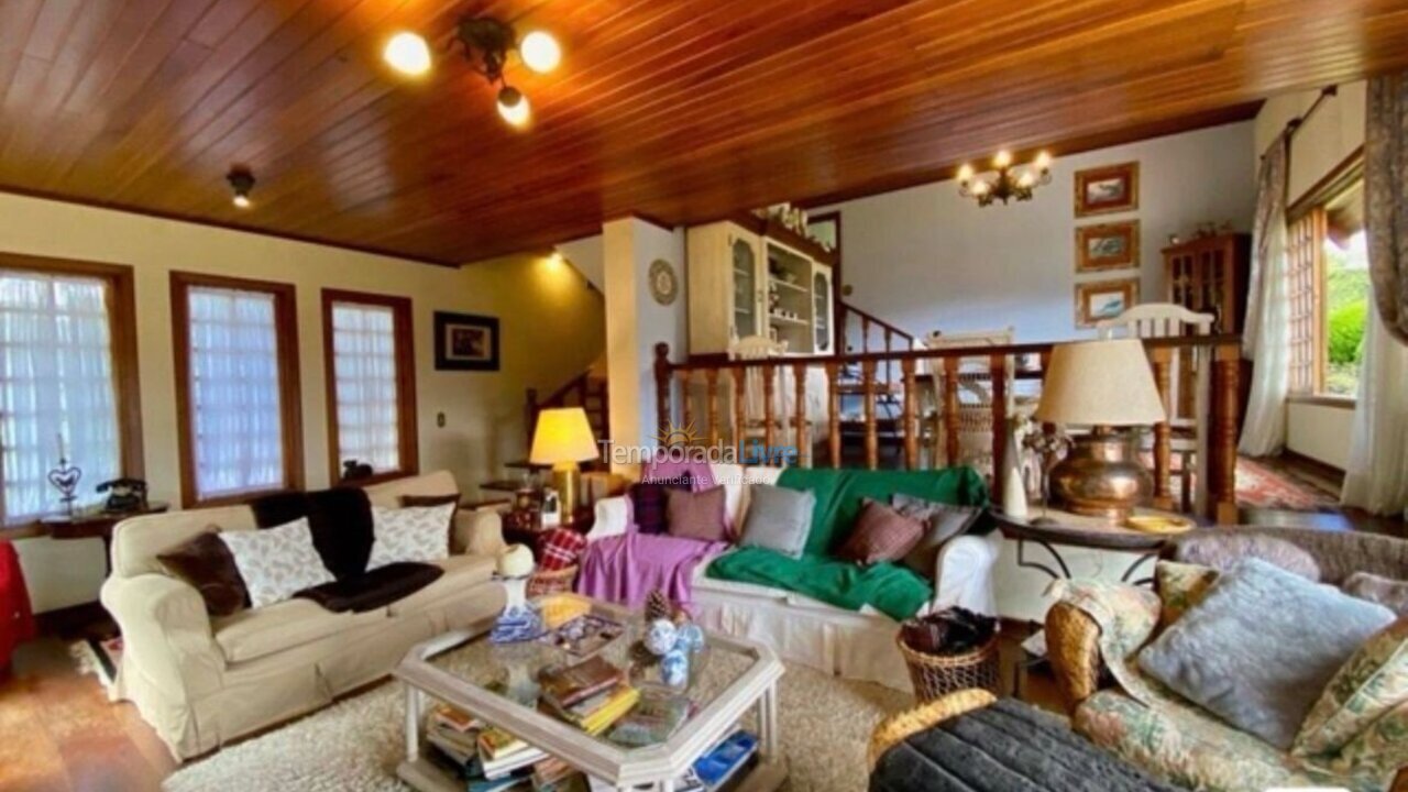 Casa para alquiler de vacaciones em Campos do Jordão (Alto do Capivari)