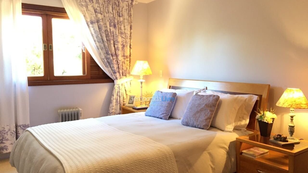 Casa para alquiler de vacaciones em Campos do Jordão (Alto do Capivari)