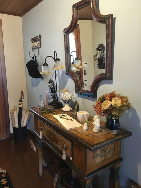 Casa para alquiler de vacaciones em Campos do Jordão (Alto do Capivari)