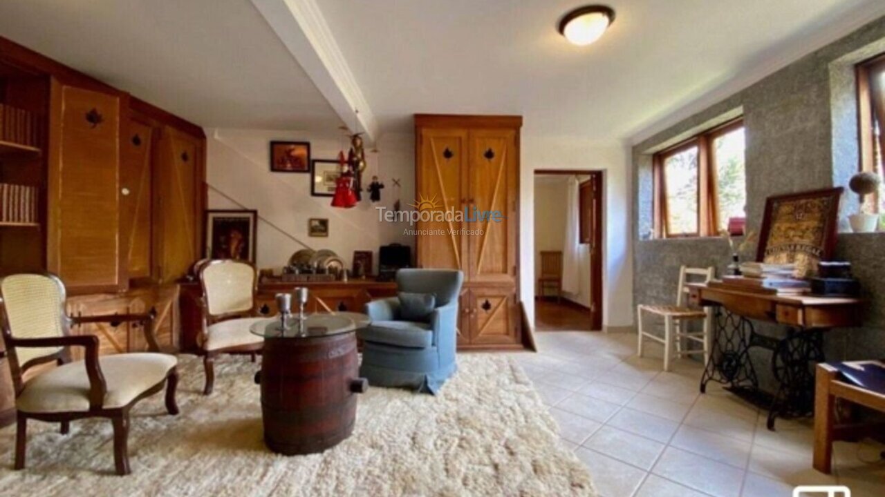 Casa para alquiler de vacaciones em Campos do Jordão (Alto do Capivari)