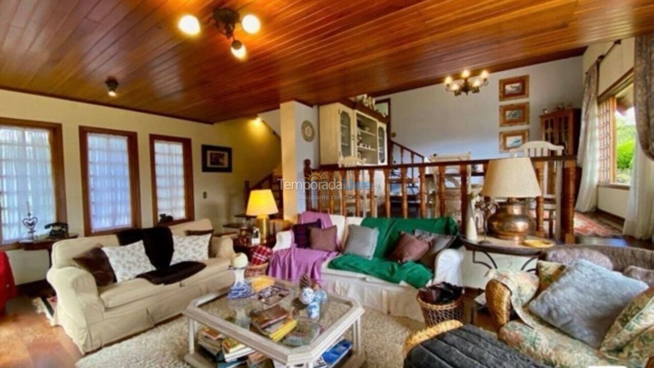 Casa para alquiler de vacaciones em Campos do Jordão (Alto do Capivari)